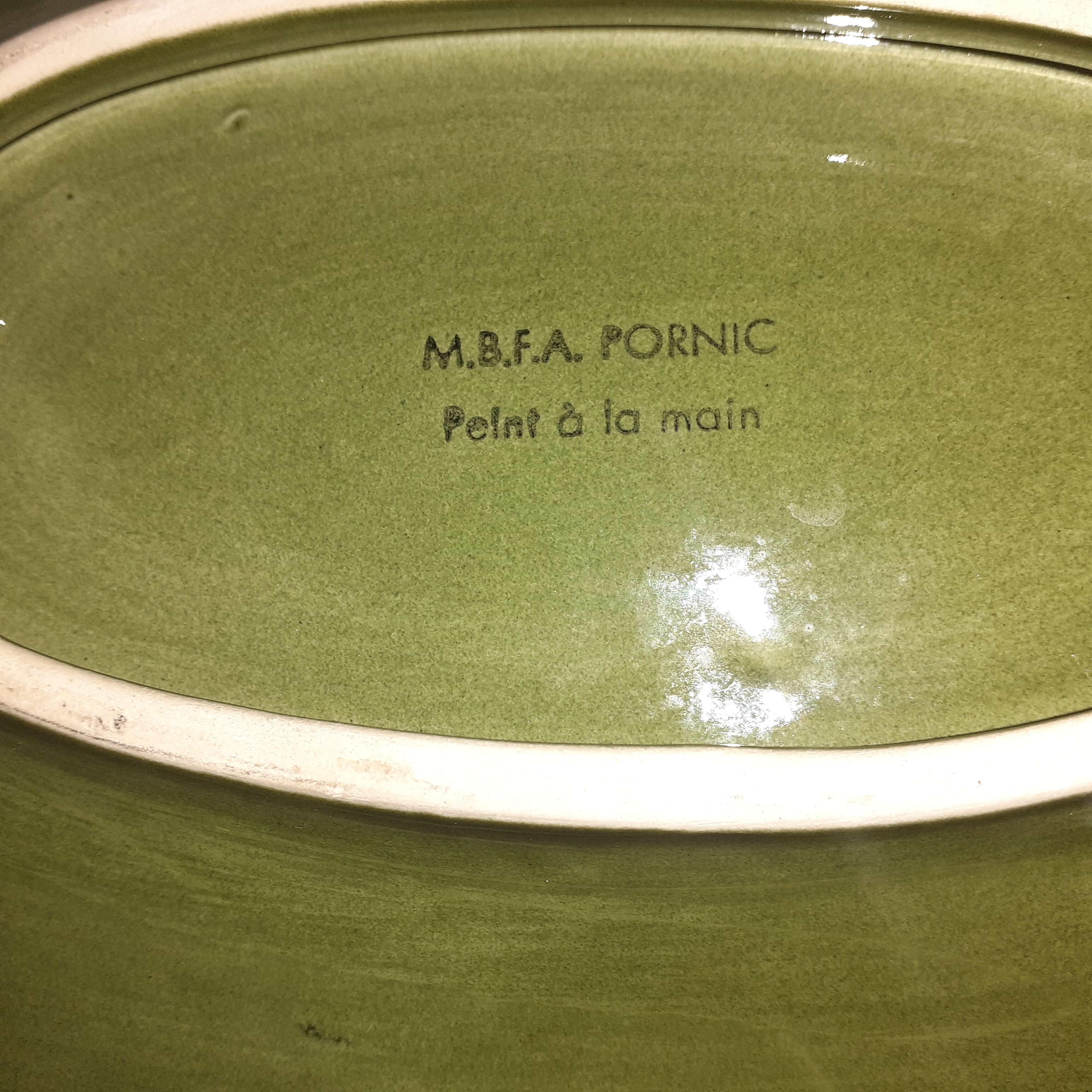 9 English green dessert plates; Pornic's varnished faience. Painted hand.