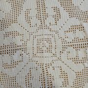 Dessus de lit / nappe / rideau ancien en crochet