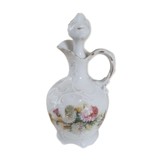 Mini aiguière en porcelaine