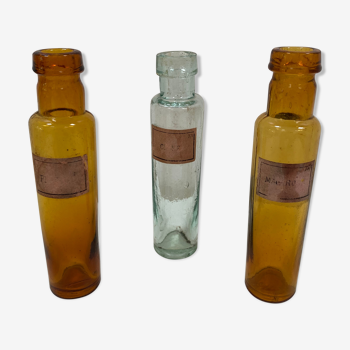 Batch of 3 old pharmacy bottles