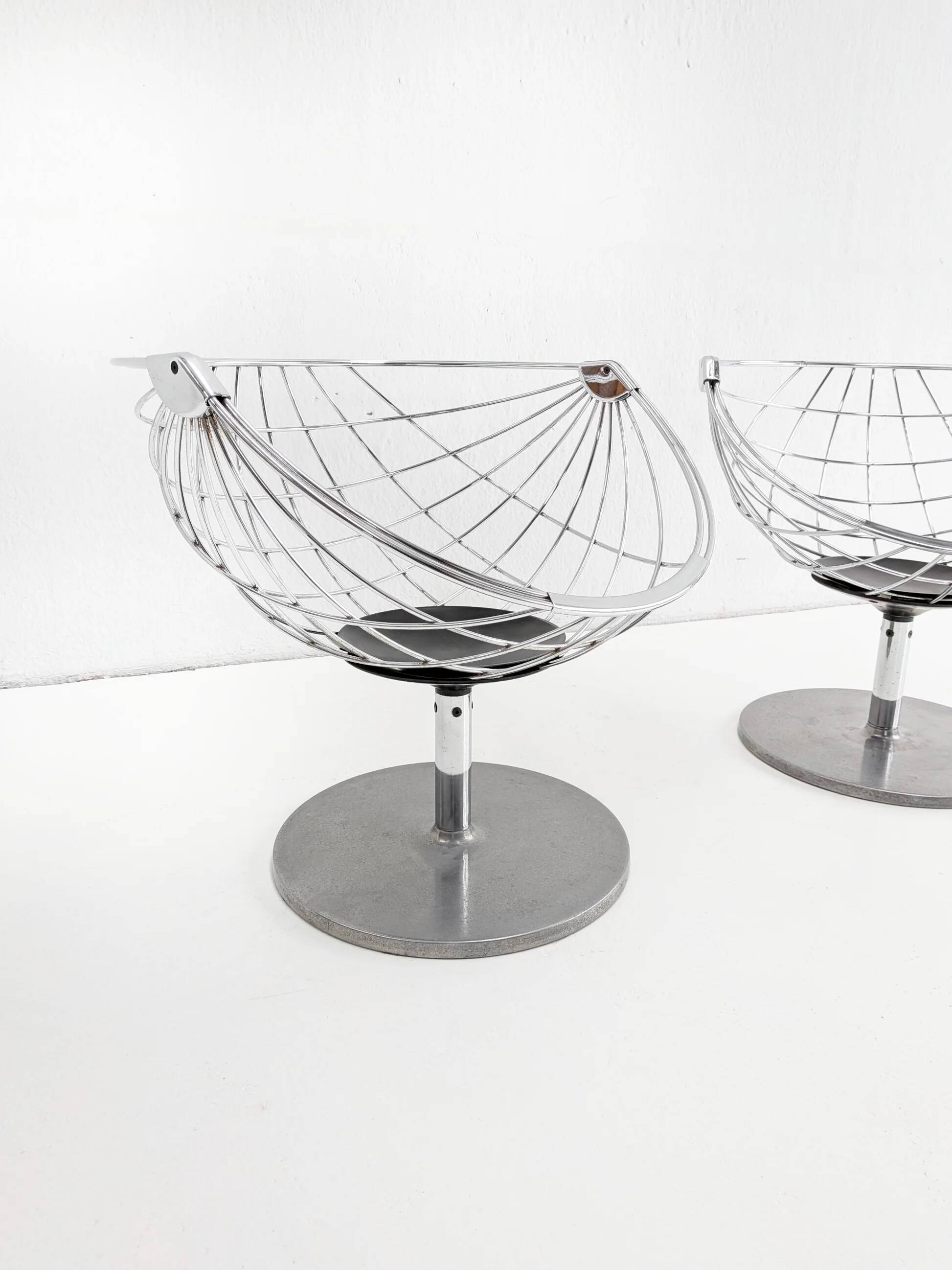 Set of 2 'Atomic Ball' chairs by Rudi Verelst for Novalux 1970s