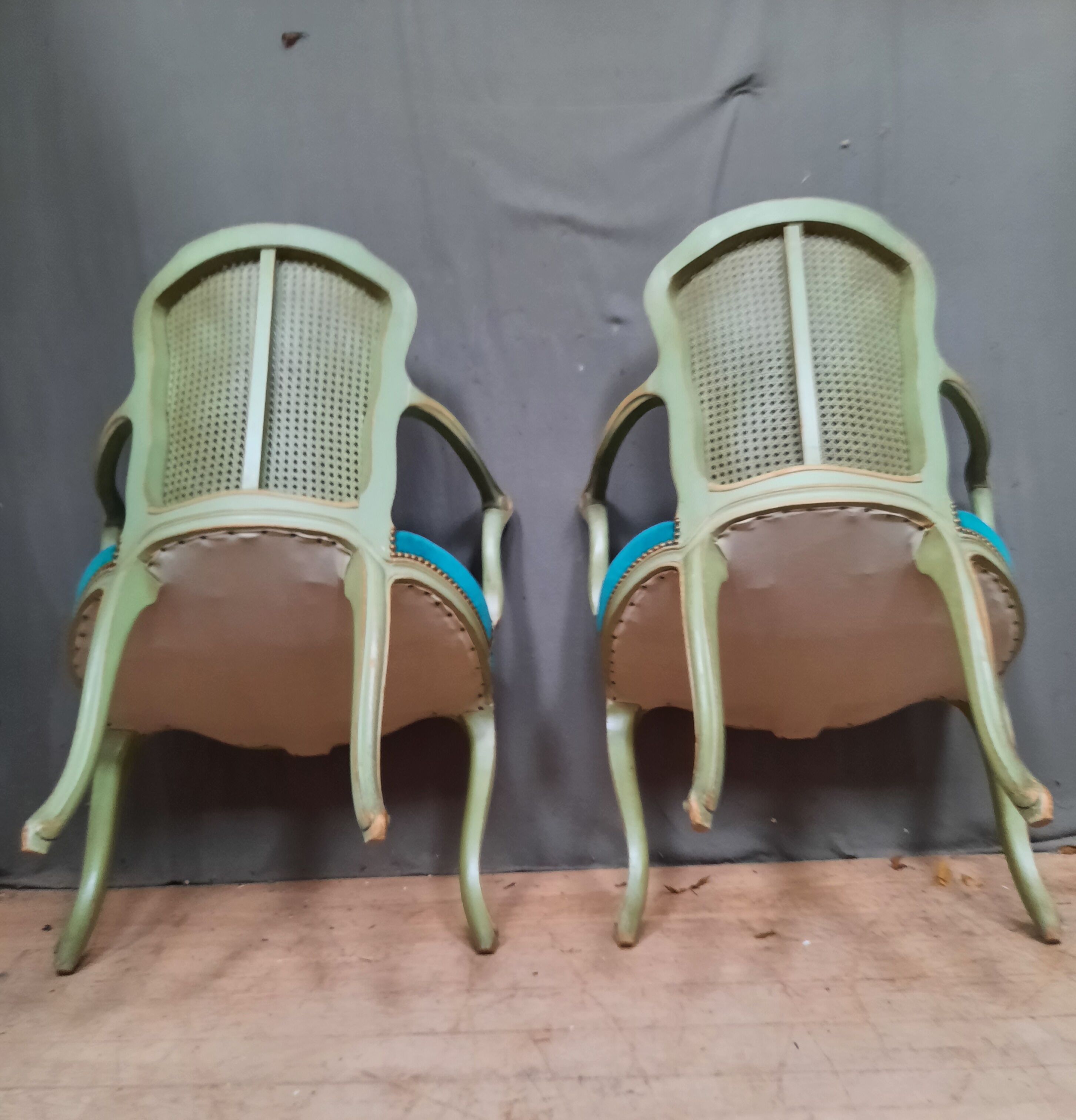 Paire de fauteuils style Louis XV