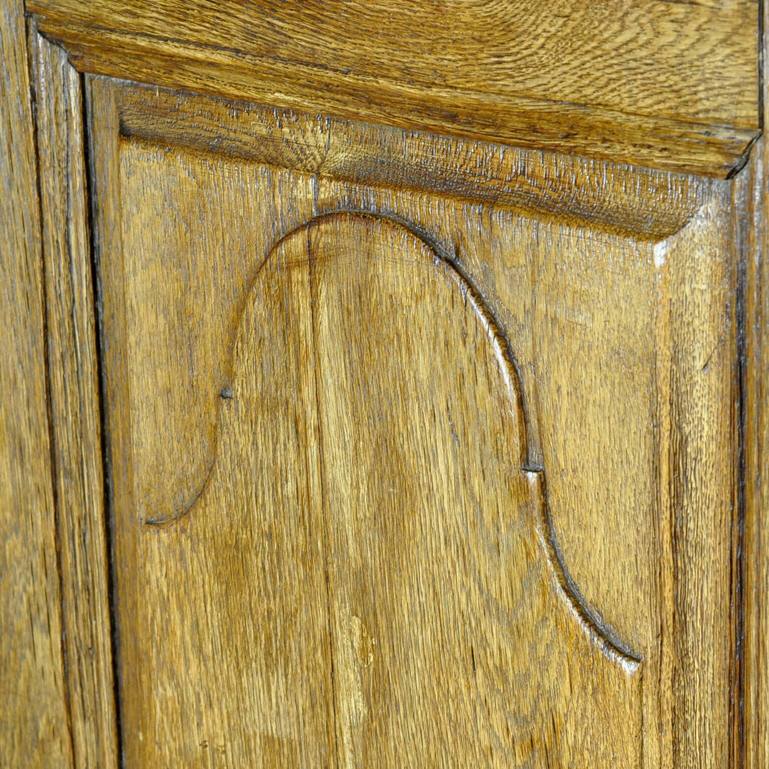 Antique oak cabinet, circa 1820