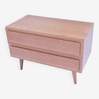 Small Scandinavian Danish oak chest of drawers