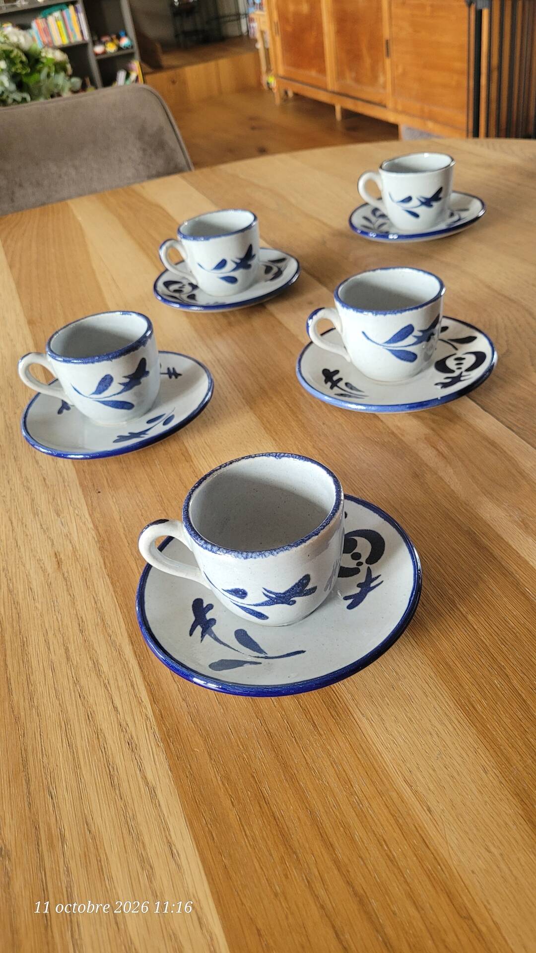5 cups and saucers St Clément