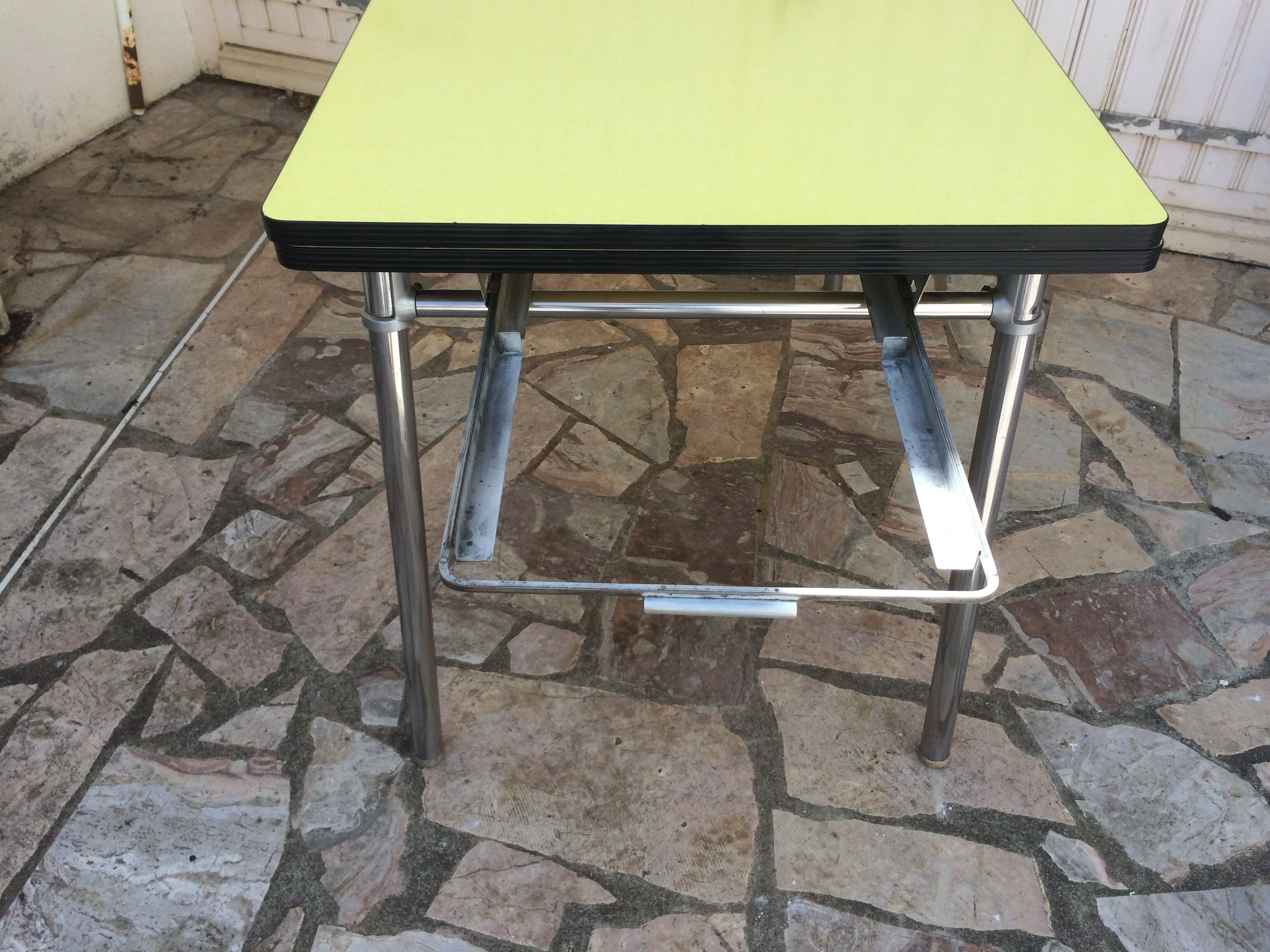 Plastilux yellow formica table with extensions 50s