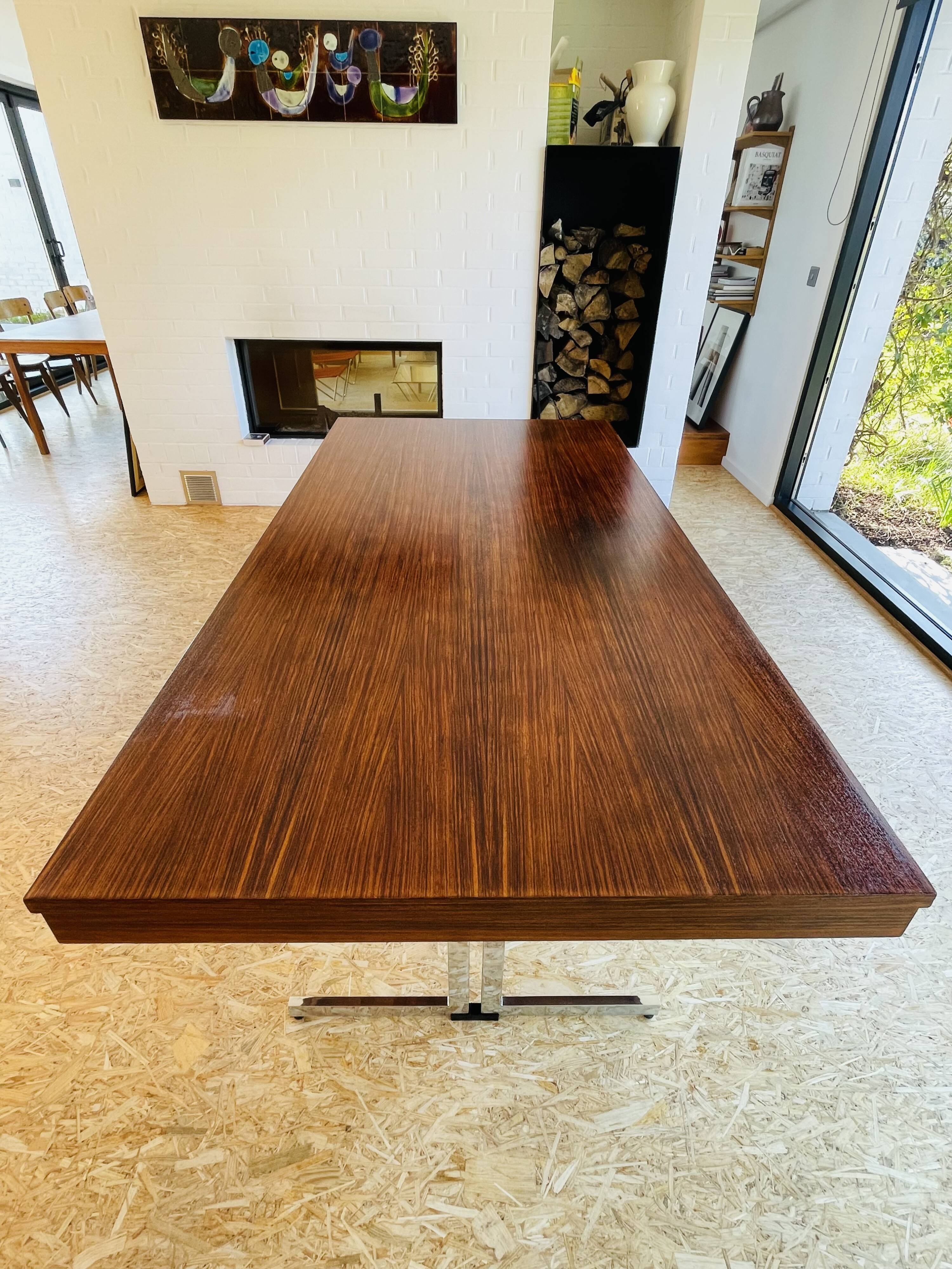 Desk that can serve as a dining table.