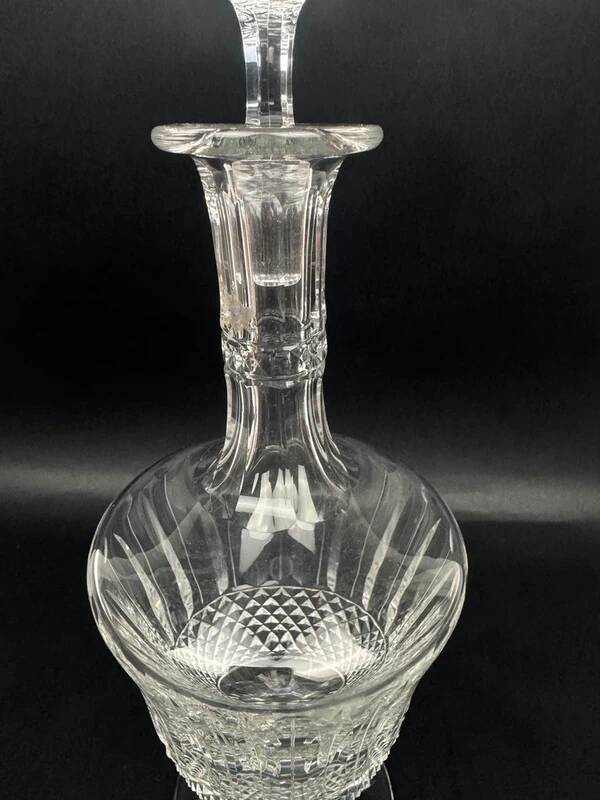 Cut crystal wine decanter, Tommy model from Saint Louis