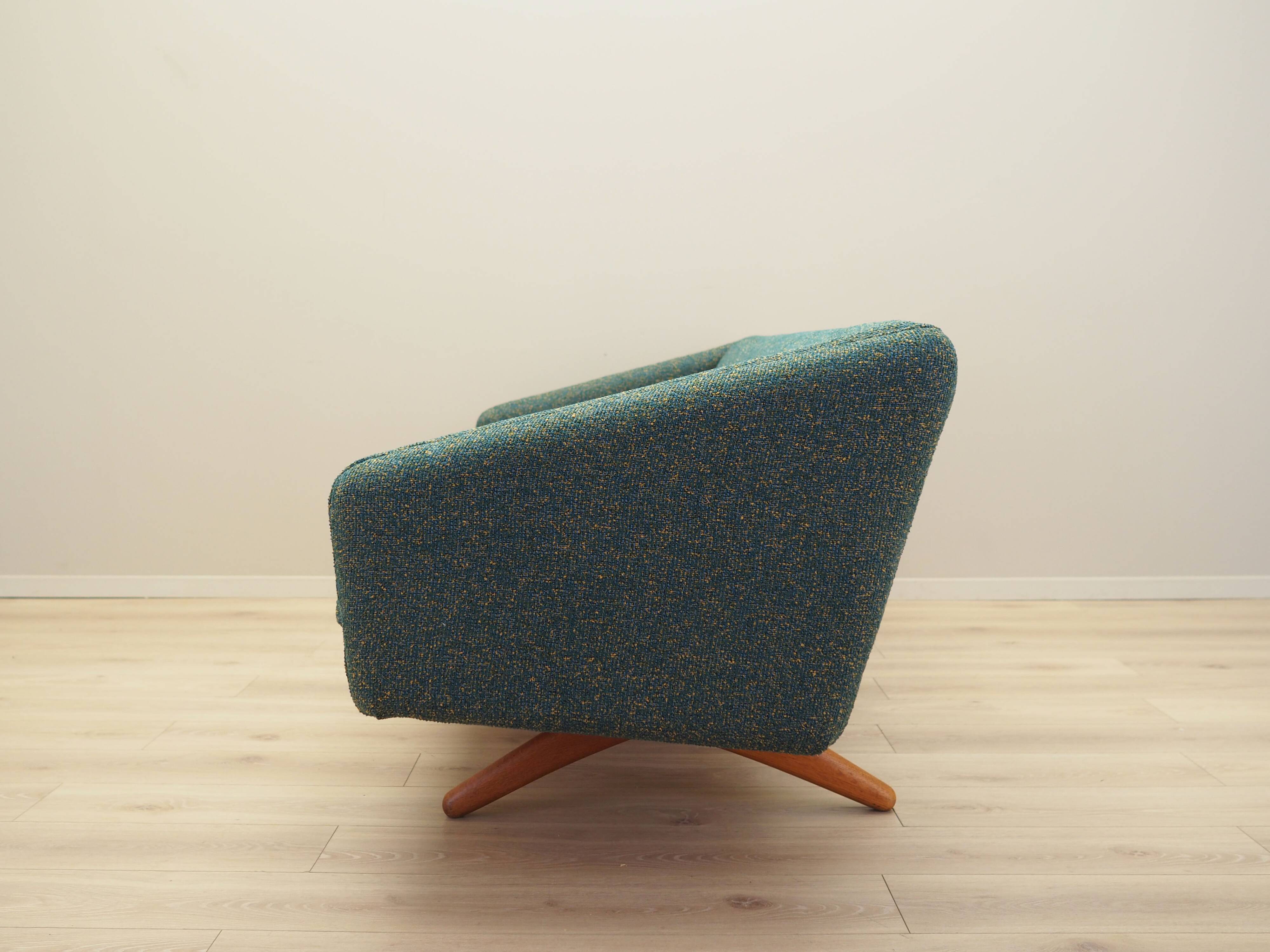 Canapé vert mélangé, design danois, années 1960, fabricant : A. Mikael Laursen.