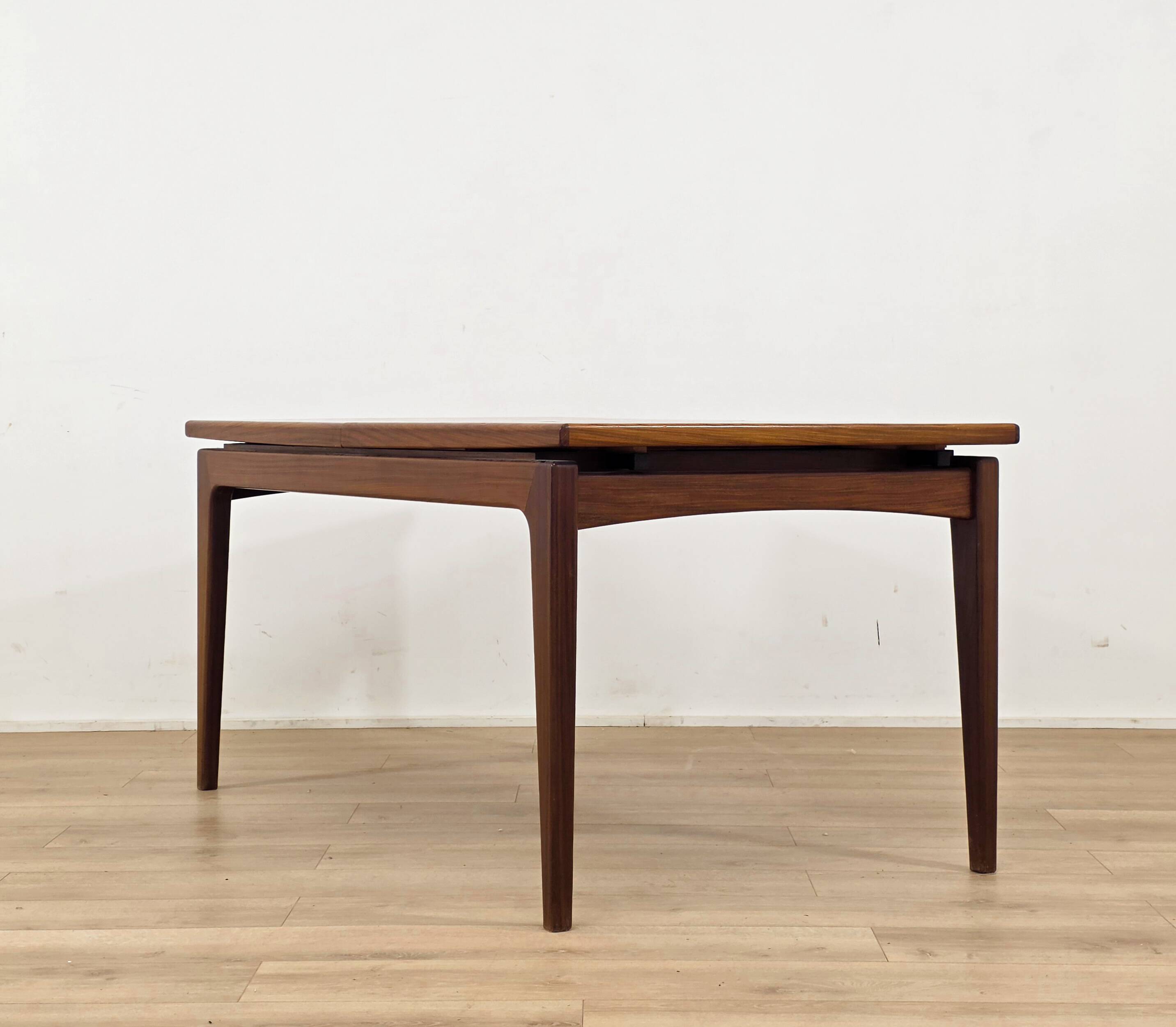 Scandinavian extendable dining table in teak – 1970s