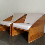 Fauteuils rationalistes en pin massif