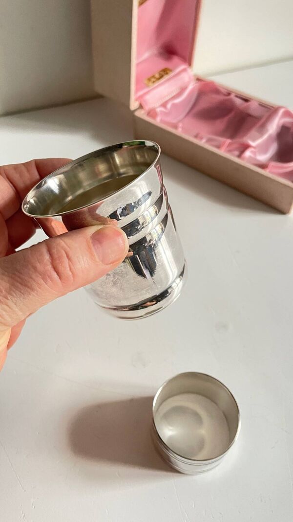 Verre et Rond de Serviette métal Argenté par UDNER