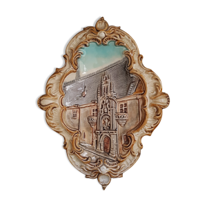 Plaque murale en barbotine