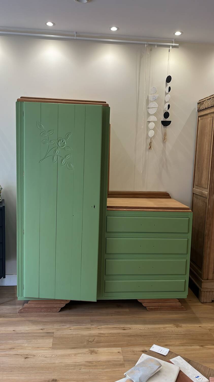 Armoire asymétrique