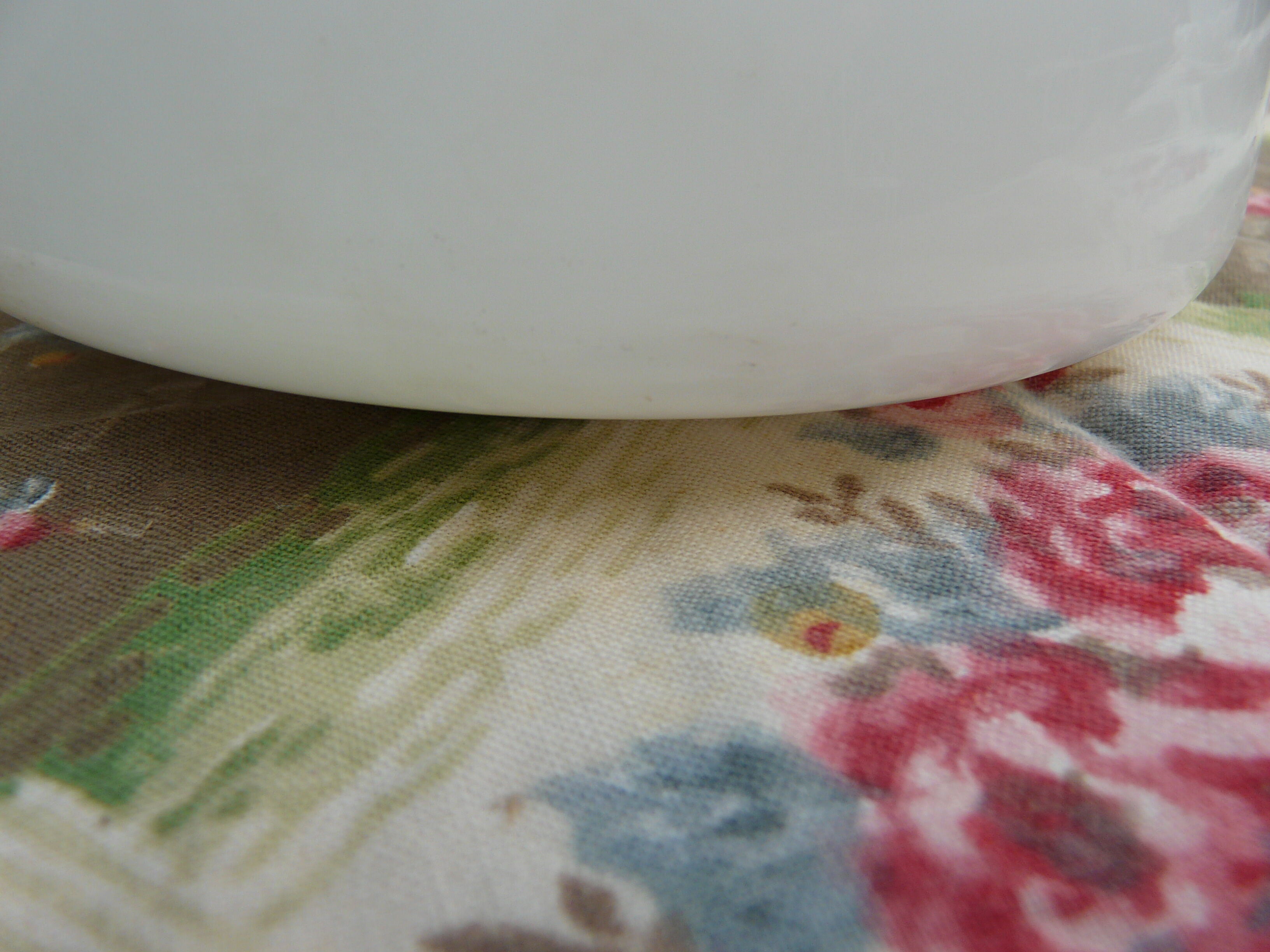 Plafonnier globe rond en verre opaline blanc