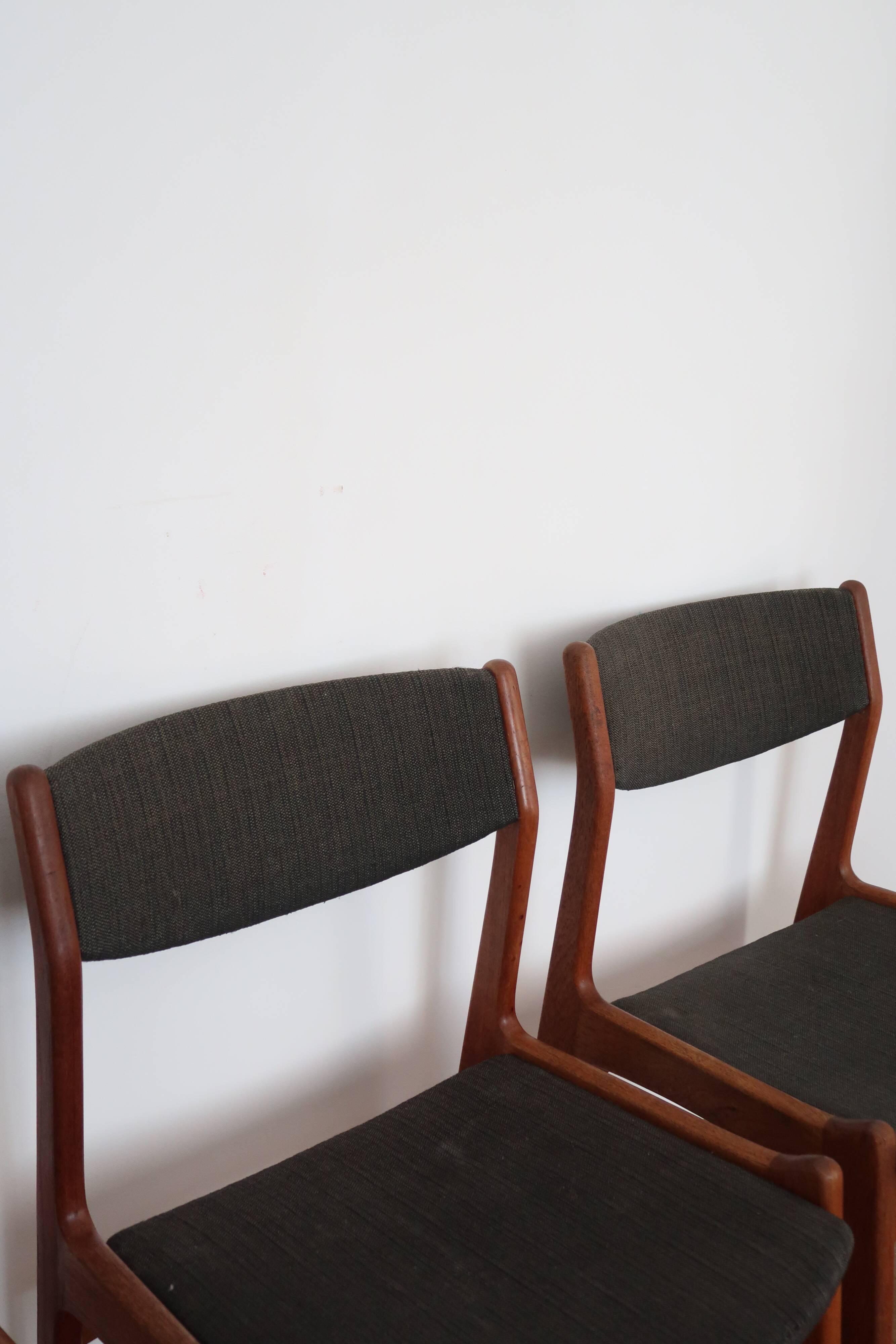 4 chaises vertes danoises estampillées