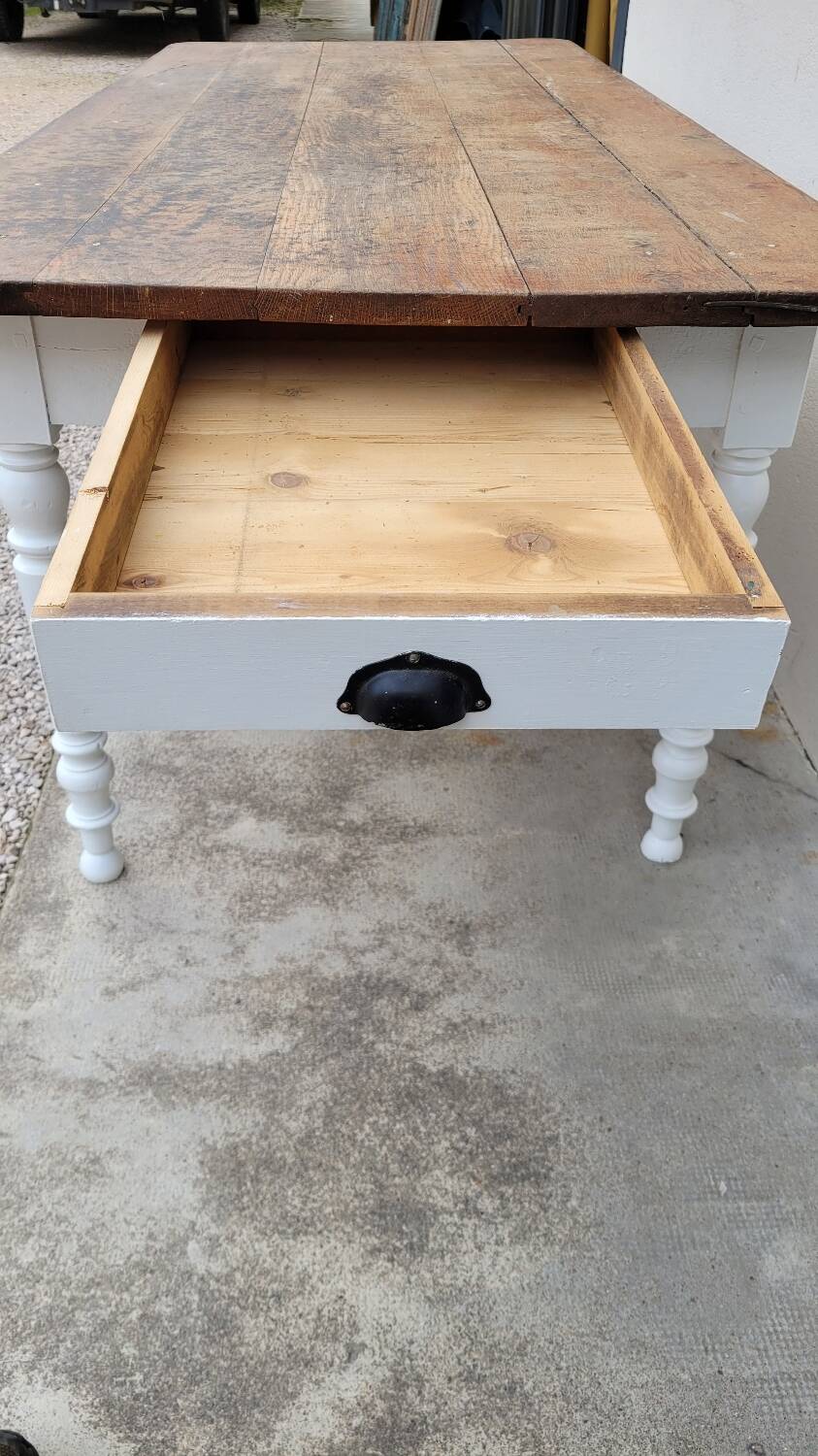 Rustic farmhouse bistro table in oak with Louis Philippe legs - 2m