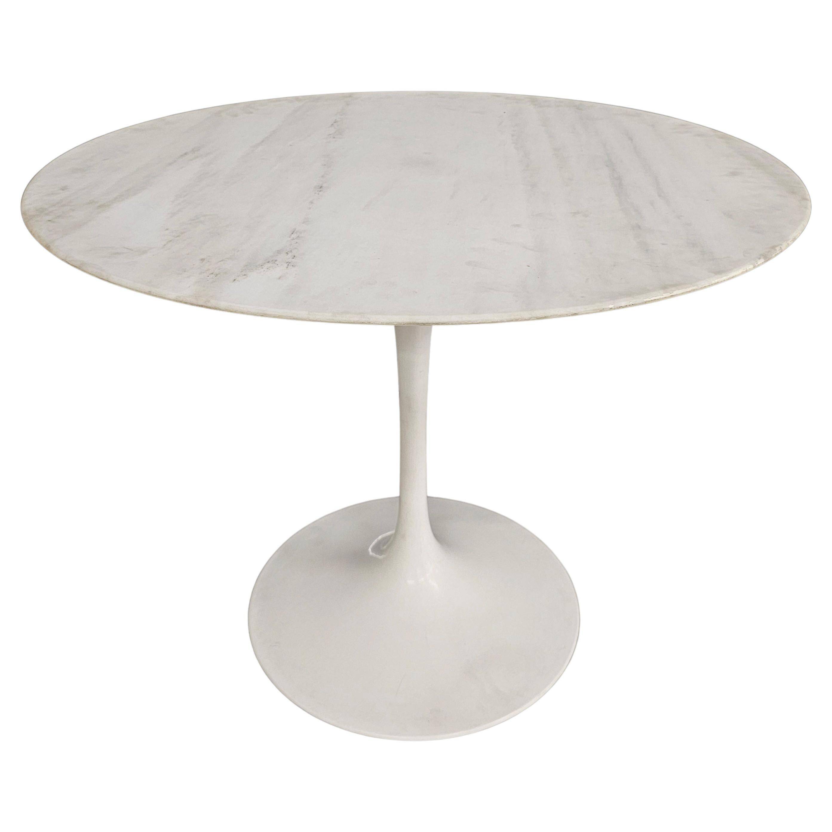 Tulip dining table with marble top by Eero Saarinen for Knoll International