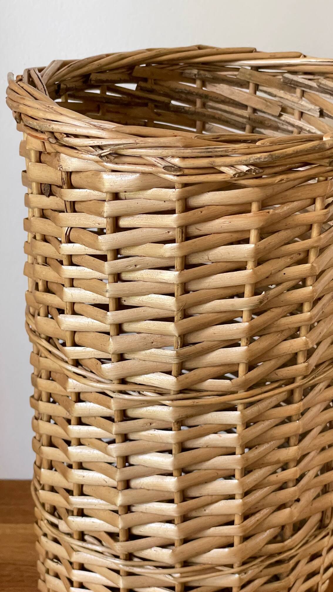 Porte parapluie en rotin vintage