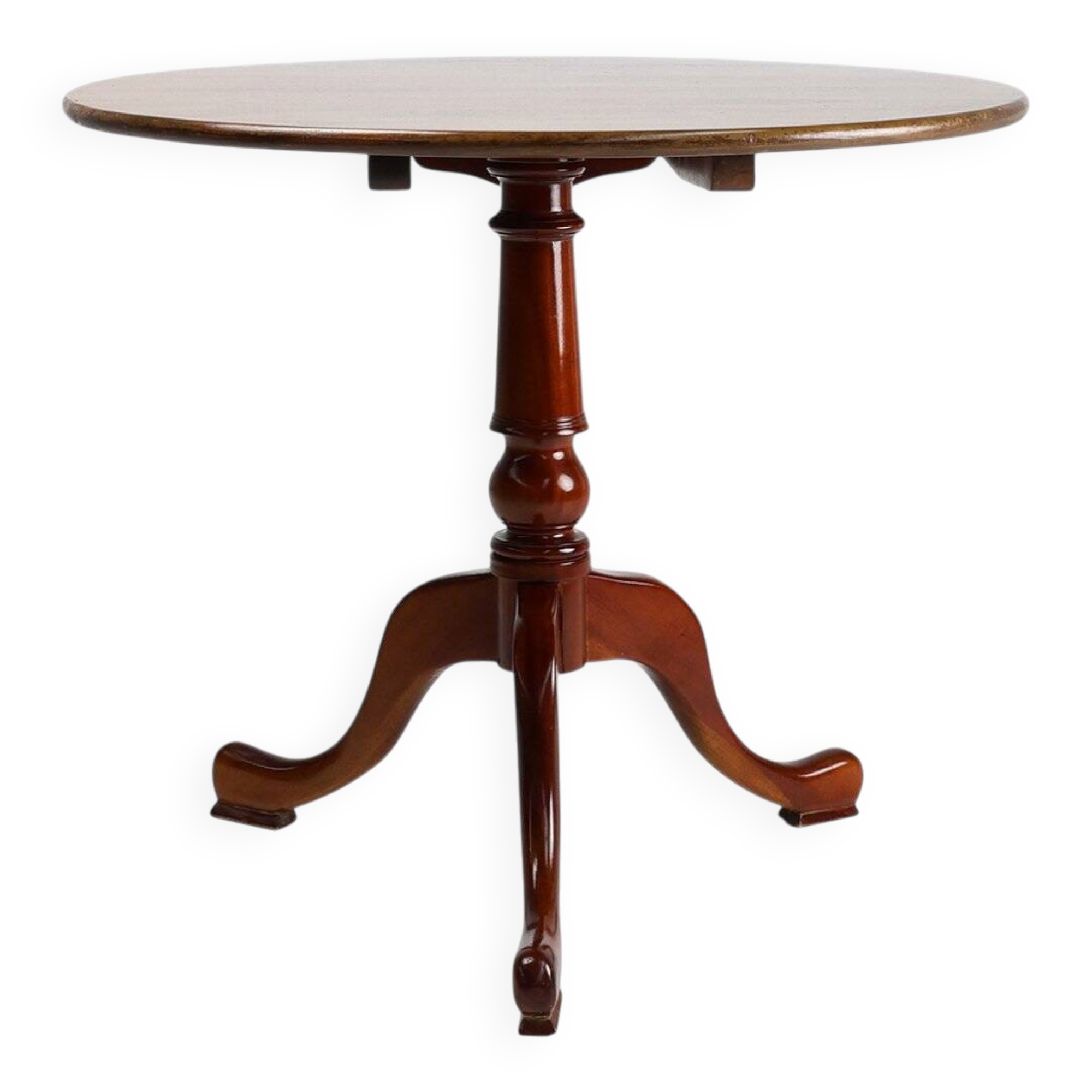 Vintage English Round Tilt Top Table in Cherry, 1950s