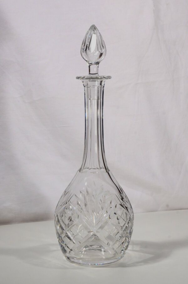 Carafe en cristal taillé de Saint-Louis, modèle Chantilly, n°228, France