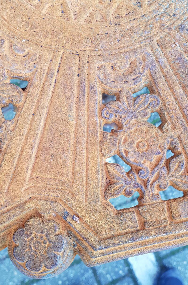 Art Nouveau cast iron garden table bistro table