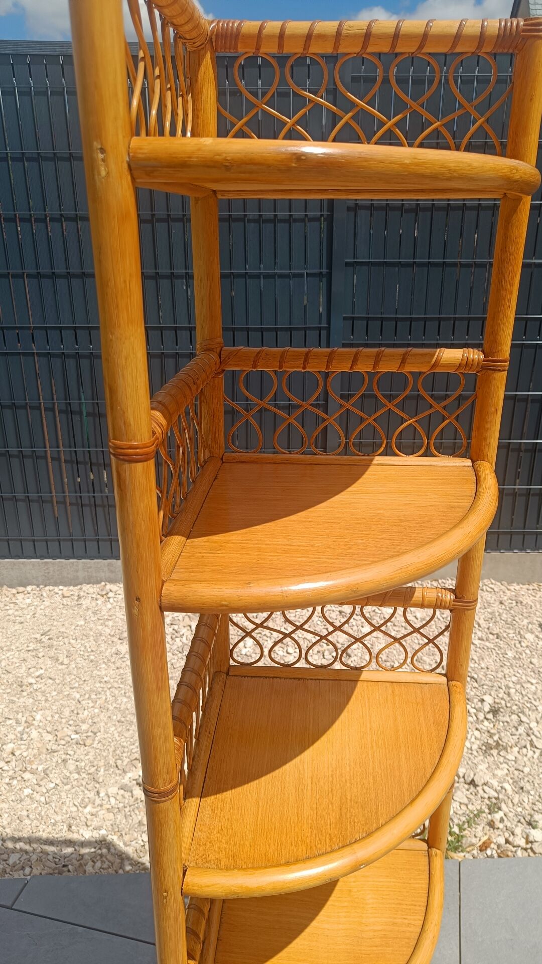 Vintage corner shelf in rattan – 1970s – Exceptional condition