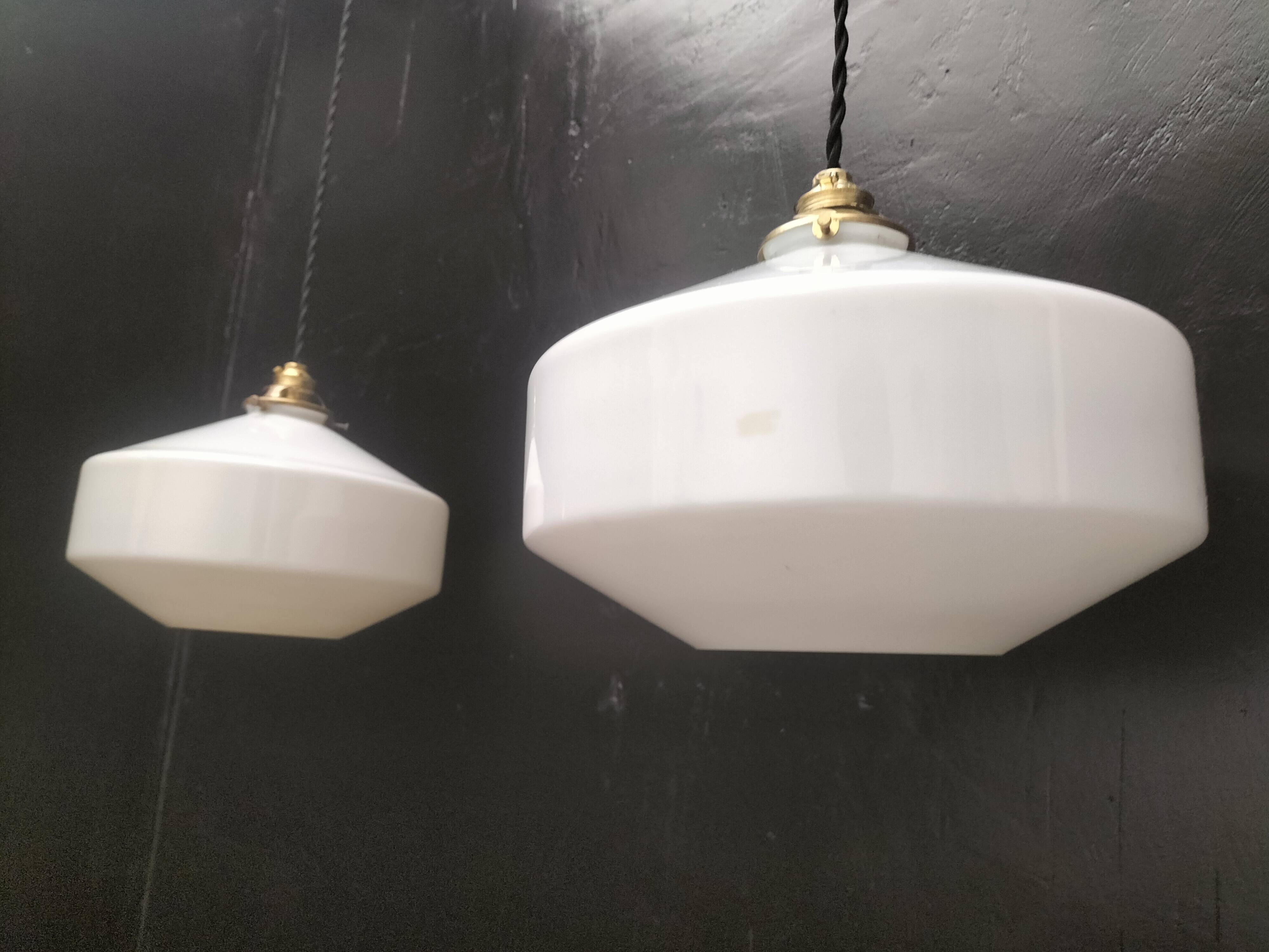 Opaline suspensions