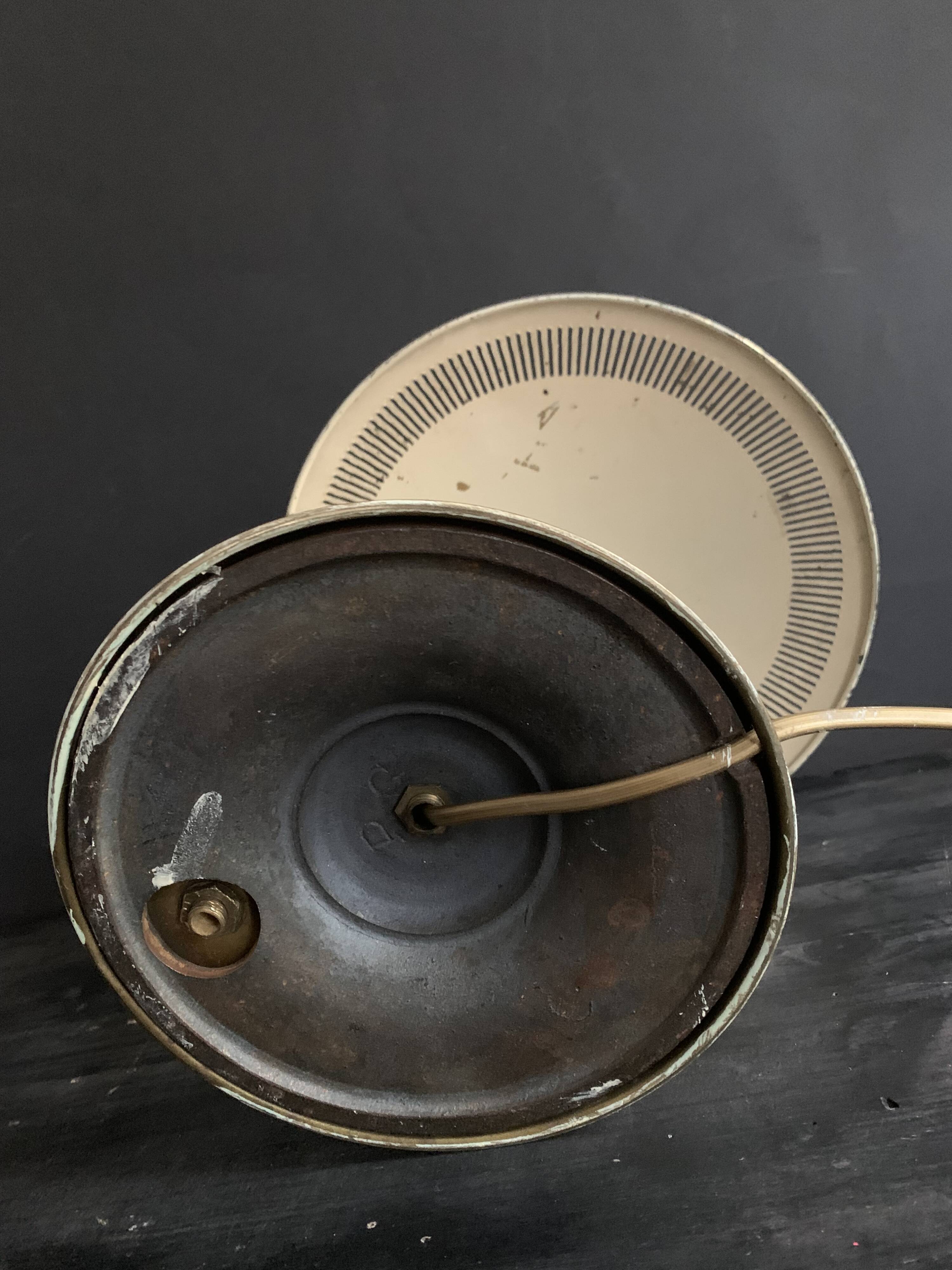 Bauhaus desk lamp, modernist in gilded brass, 1940s