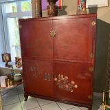 Asian wardrobe in red lacquer Thanh Le