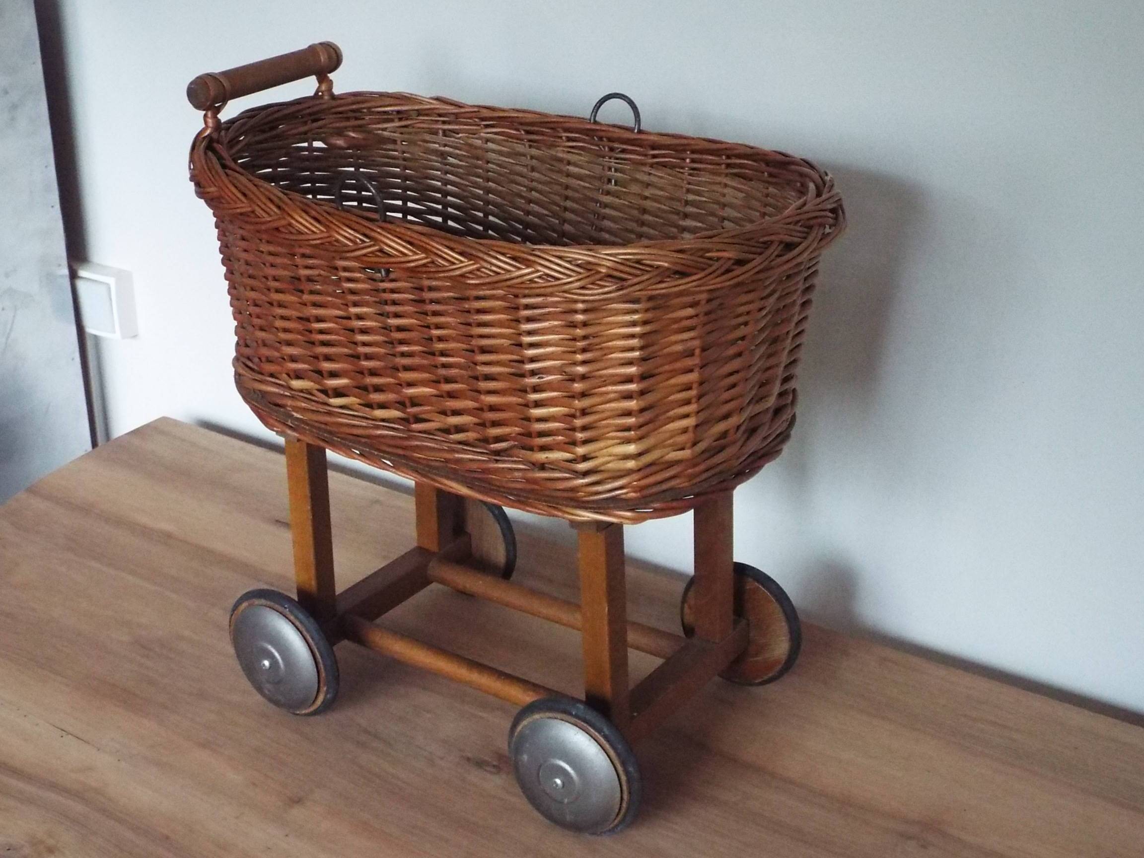 Doll or cuddly toy pram