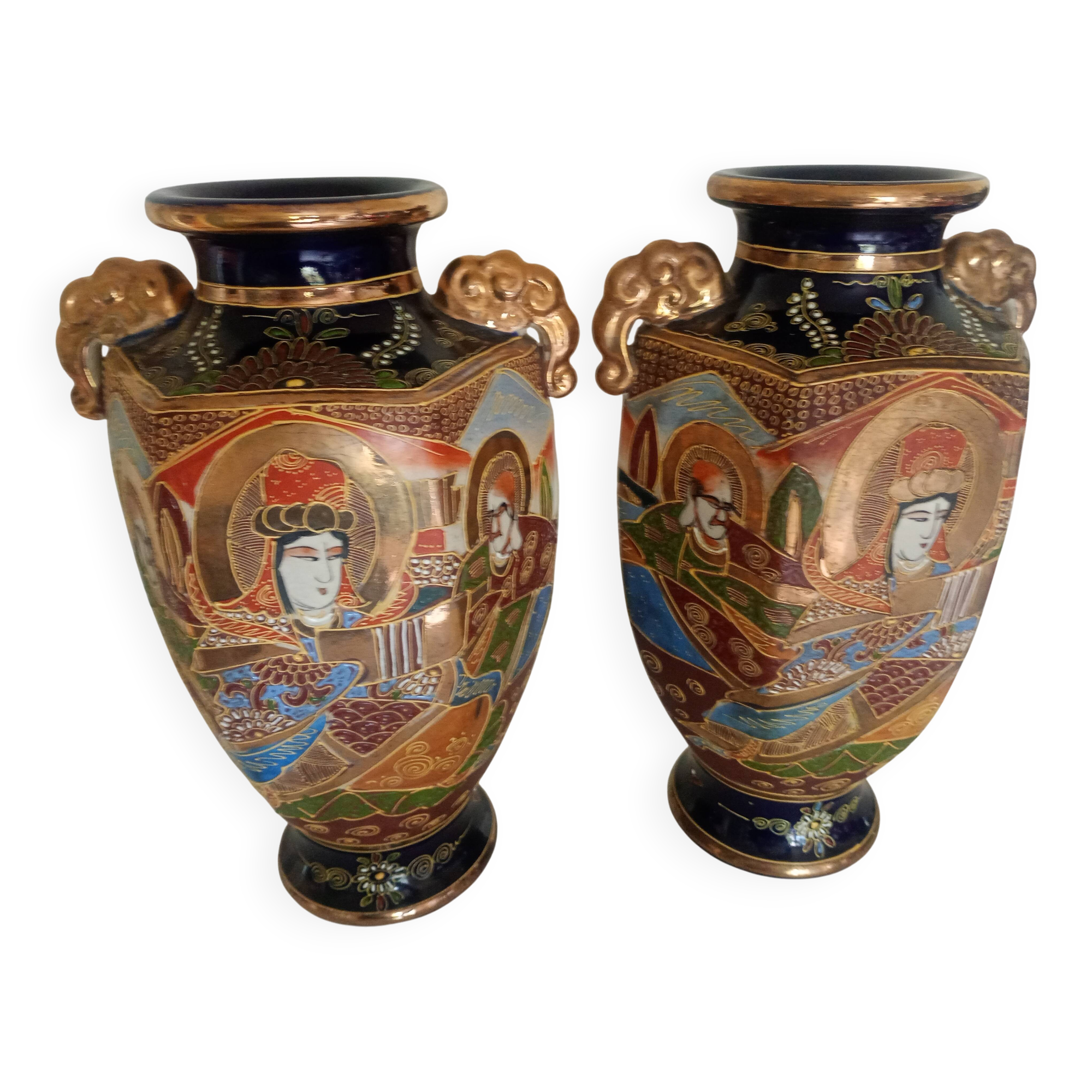 Satsuma - Pair of baluster vases - Porcelain - gilded enamel, painted - Japan