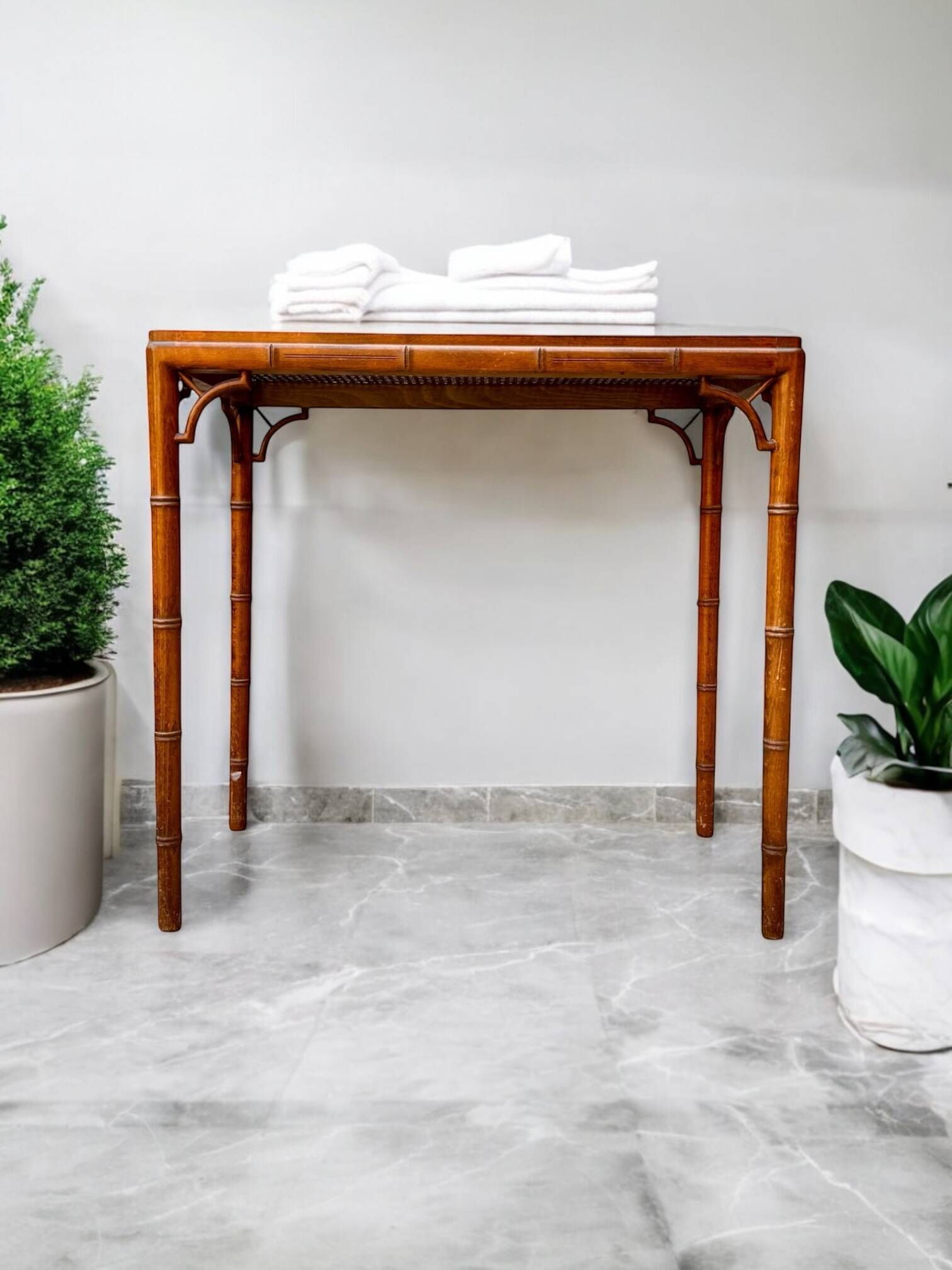 Console en faux bambou de style Chippendale