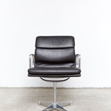 Charles & Ray Eames Soft Pad Chair EA 207 for Herman Miller