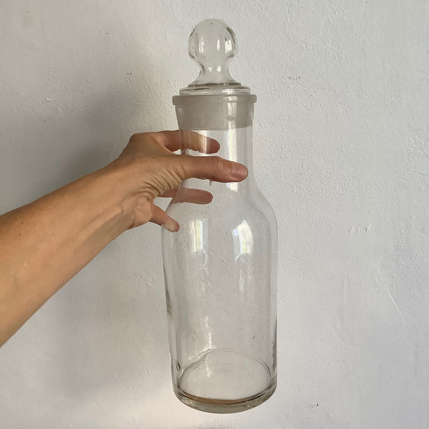 Transparent glass bottle or jar