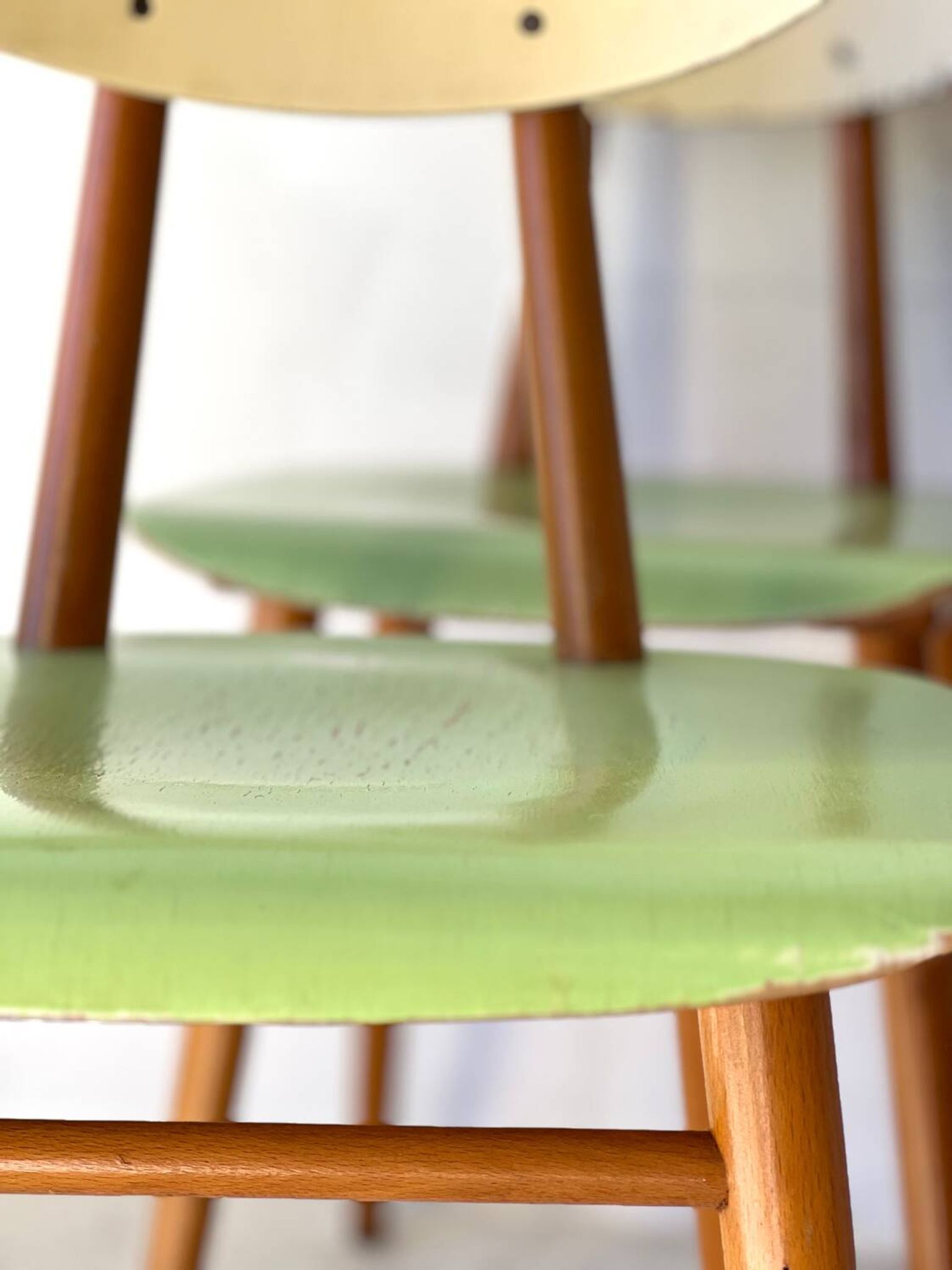 Chaises de salle à manger par TON, ensemble de 4