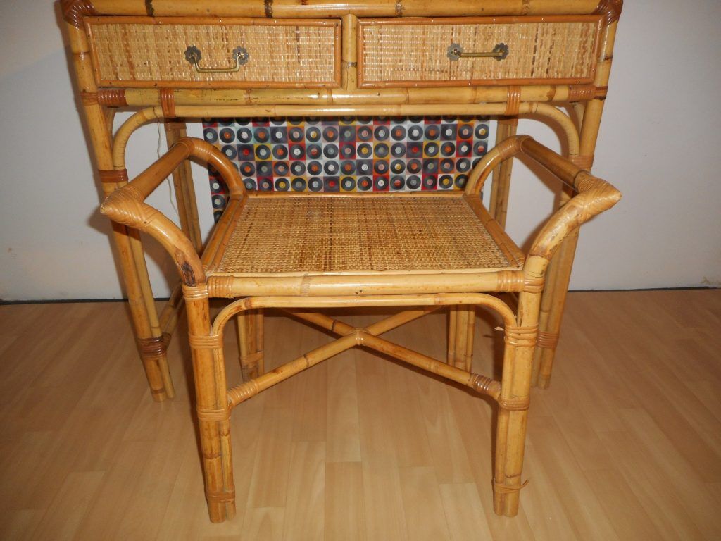 Bureau en rotin avec son assise