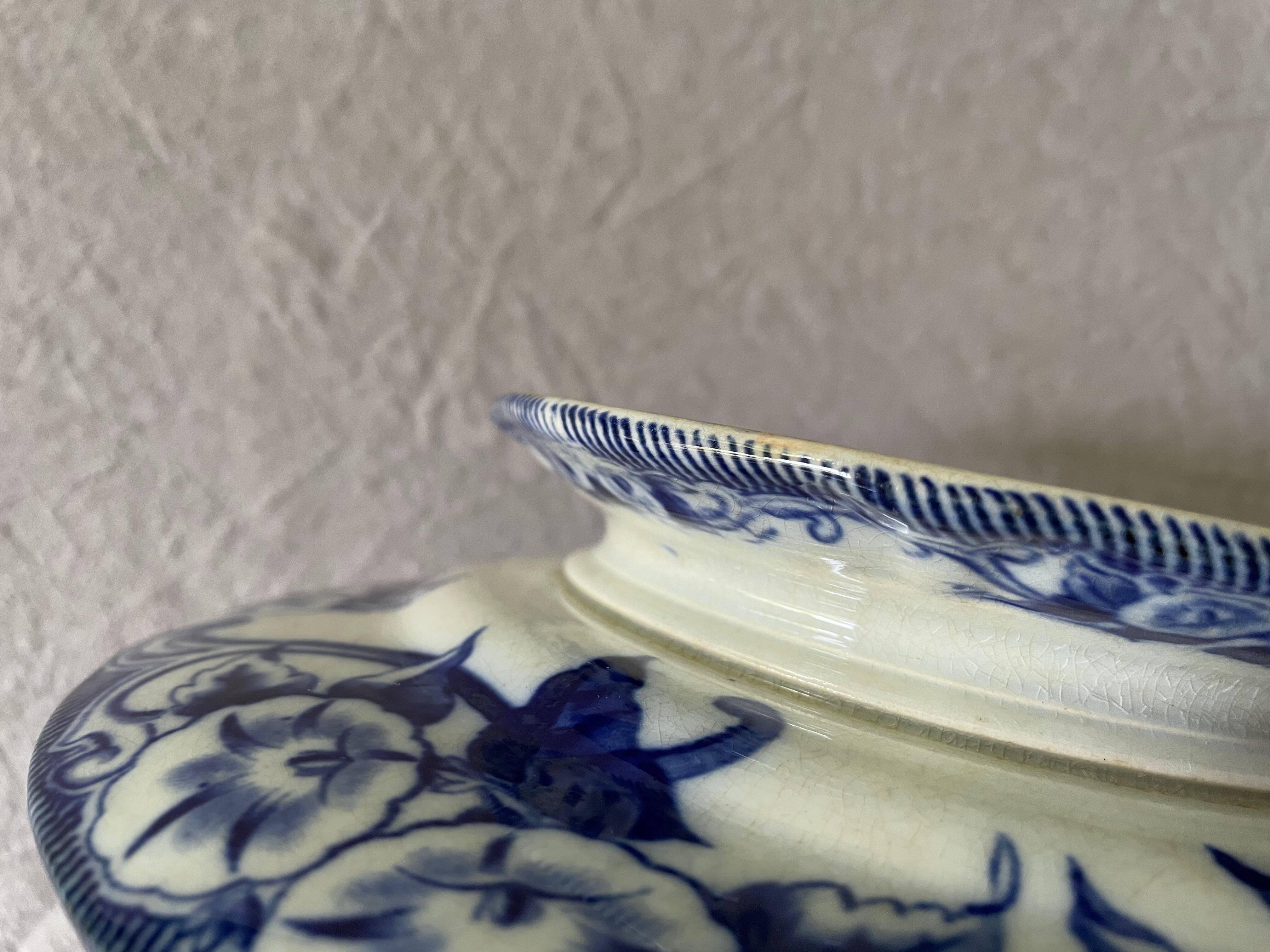 Plate with peedouche Creil & Montereau model Flora liseron