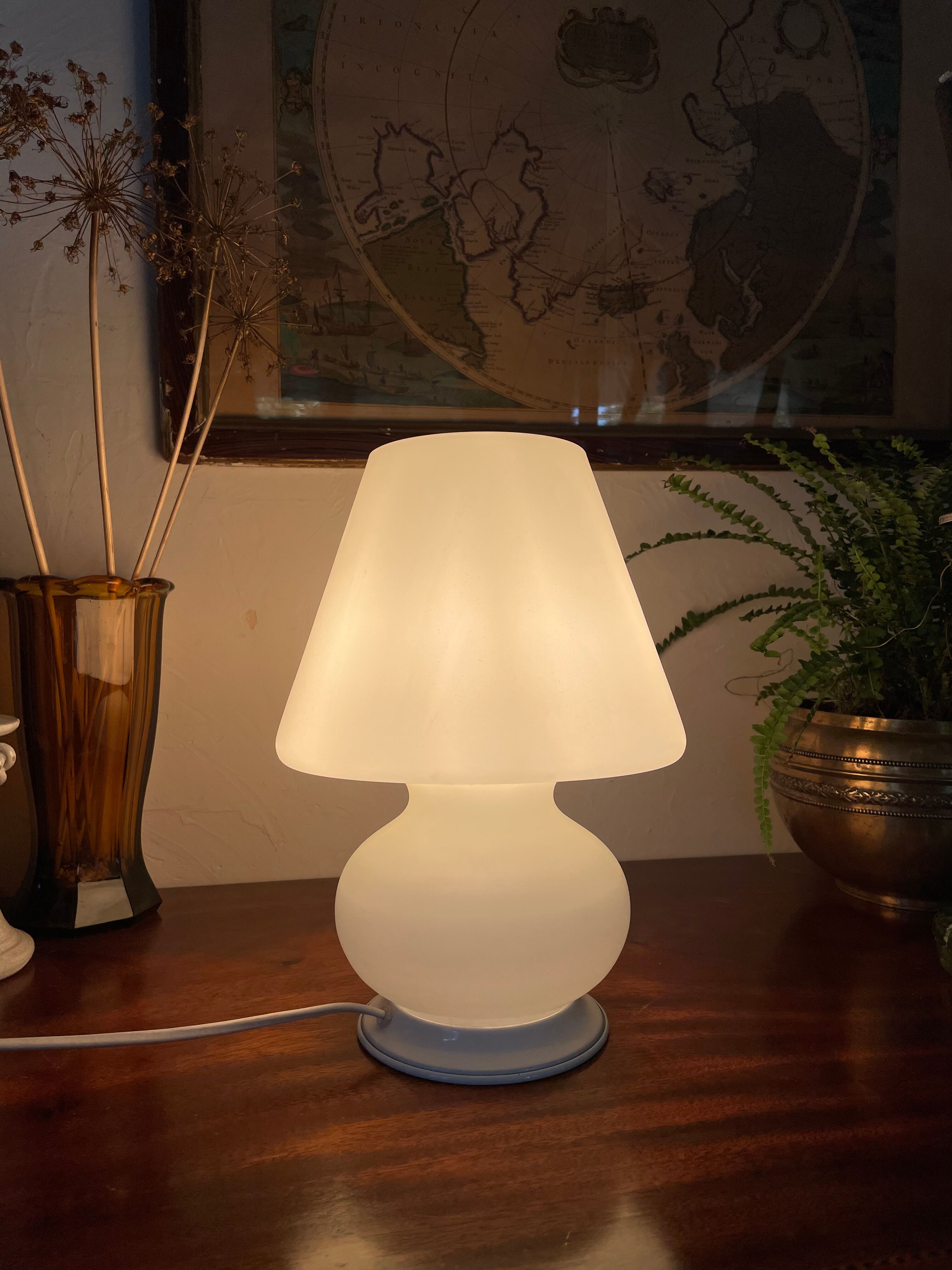 Vintage Murano opaline lamp