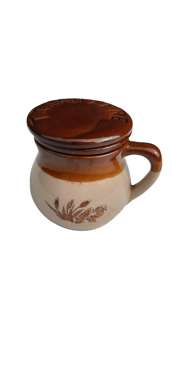 Mug tea in earthenware