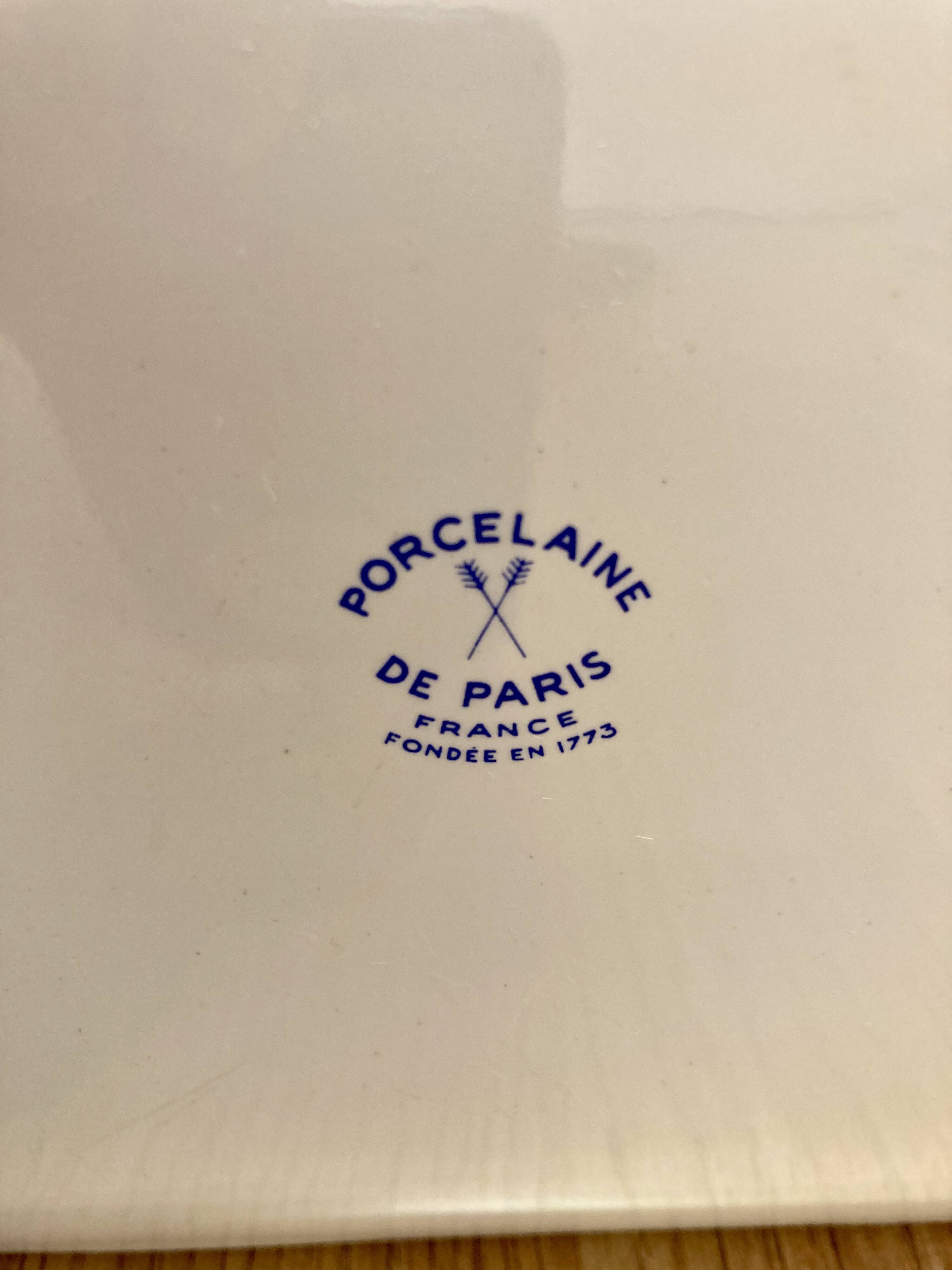 COMPLETE BATHROOM SET "PORCELAINE DE PARIS".