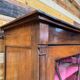 Bibliothèque vitrée en noyer