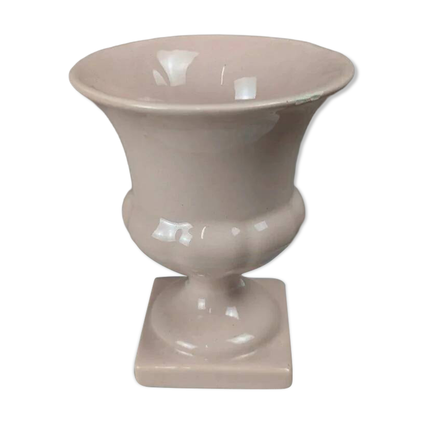 Small antique Médicis vase in powder pink.