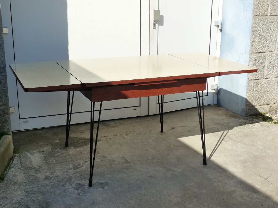 Feet Eiffel of 1950s formica table