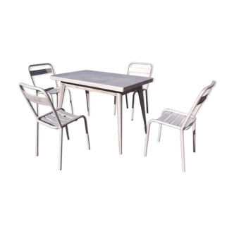 Table + 4 chairs Tolix