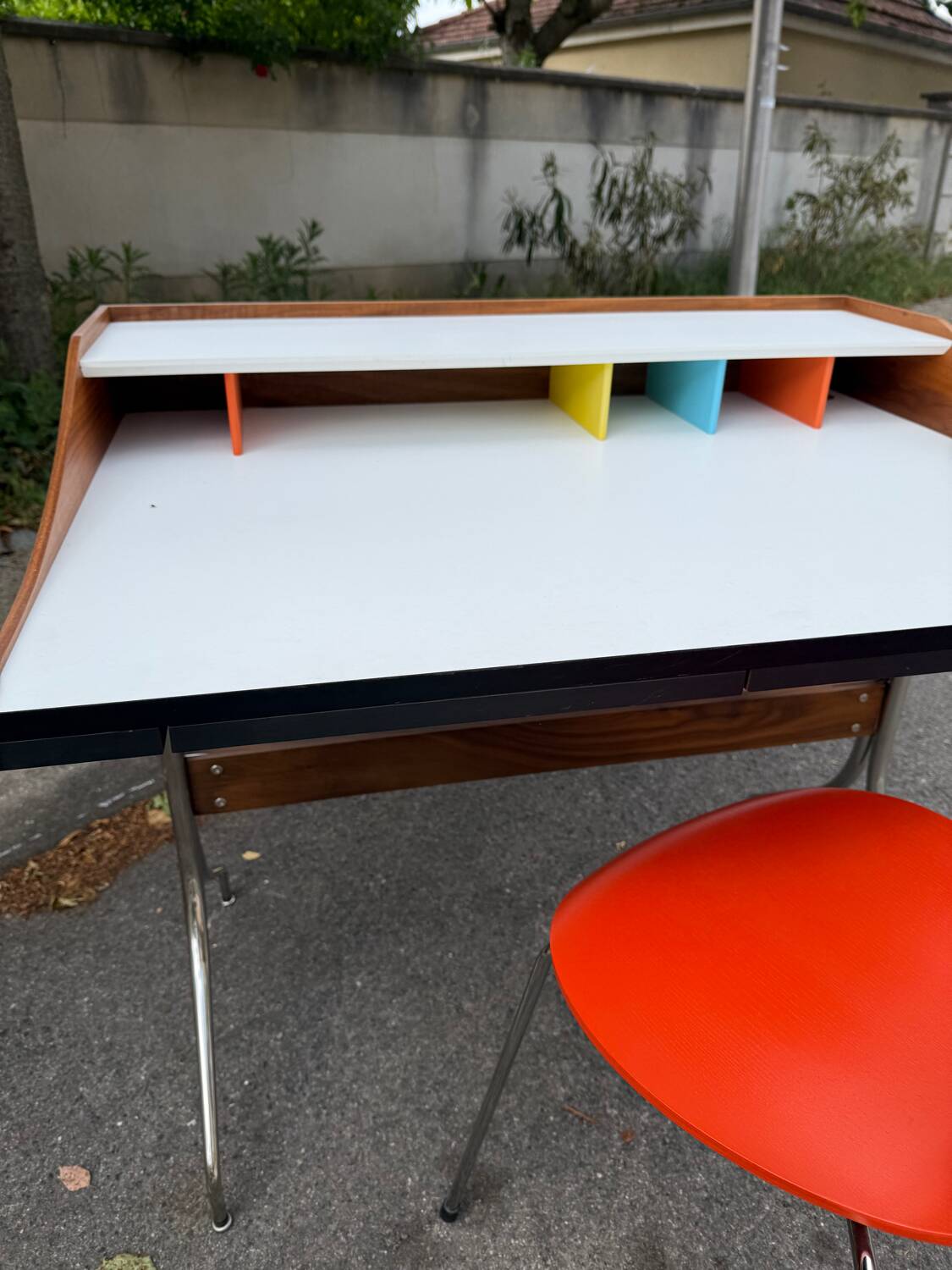 Vitra desk - Home desk - swag leg desk - George Nelson