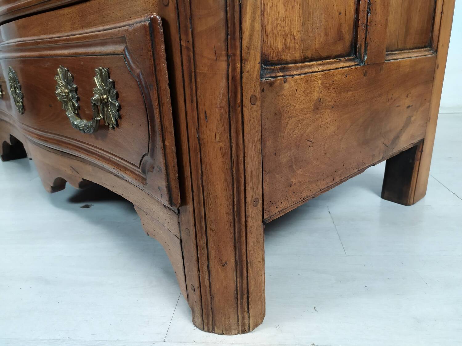 Commode lyonnaise noyer