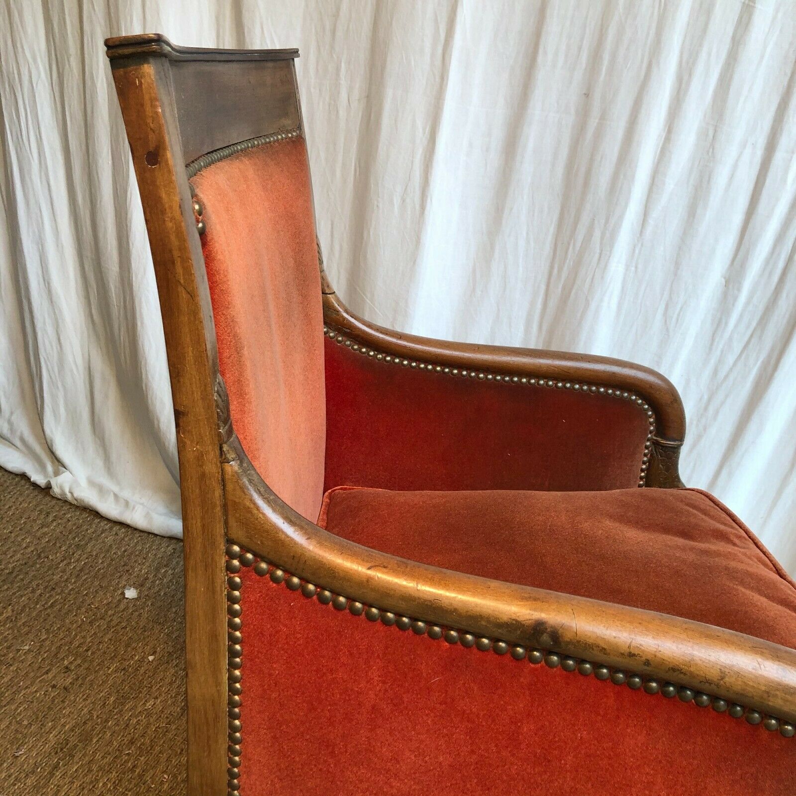 Armchair Shepherdess with walnut dolphins