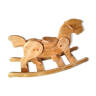 Cheval à bascule en bois