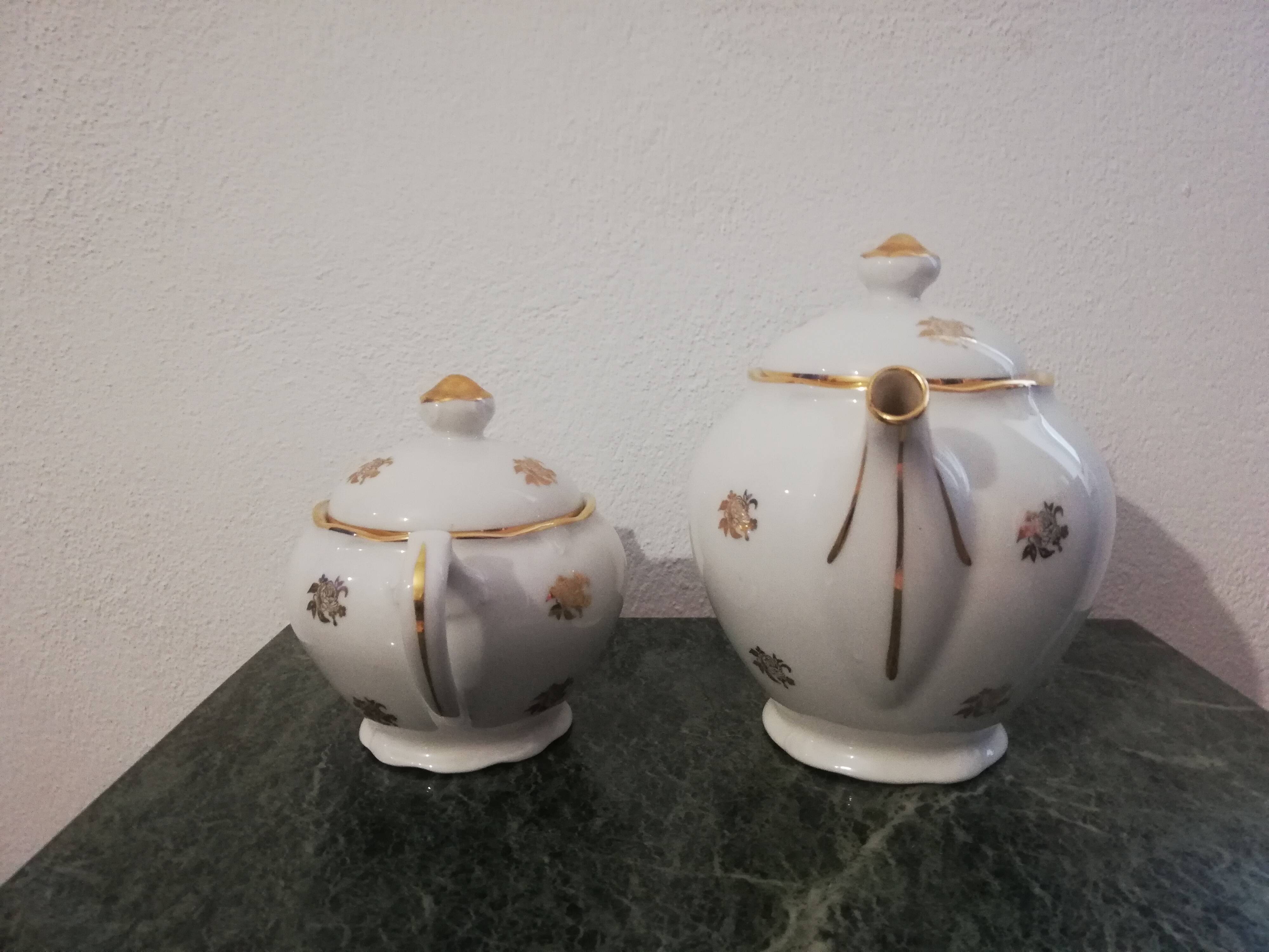 Tea or coffee service in white and gold Limoges porcelain "PL" (Limousine Porcelain)